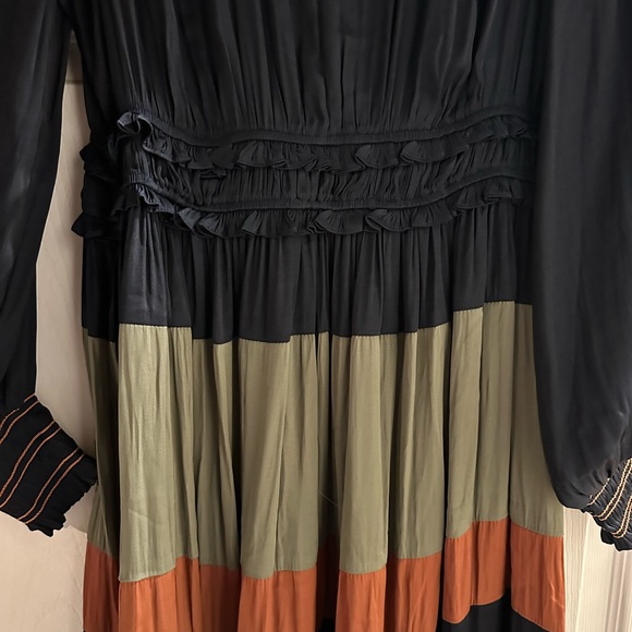 Anthropologie Current Air colorblocked midi navy smocked dress. Size M - Picture 2 of 5